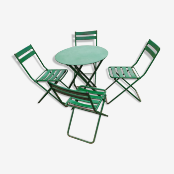 Garden set table and folding metal chairs
