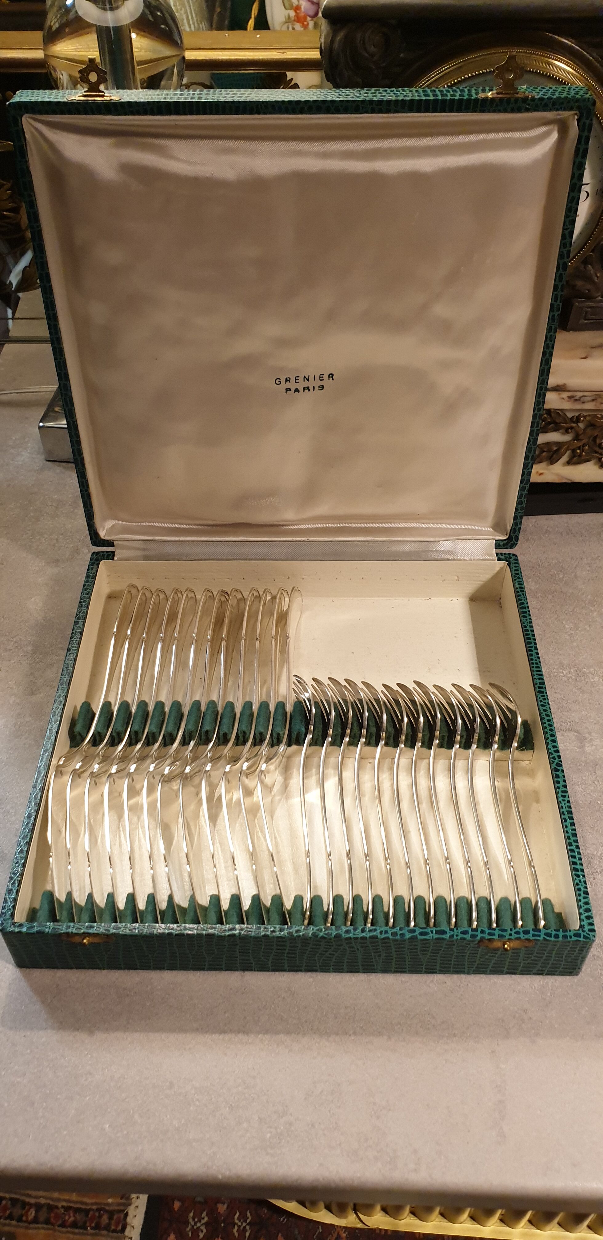 Silver metal fish service