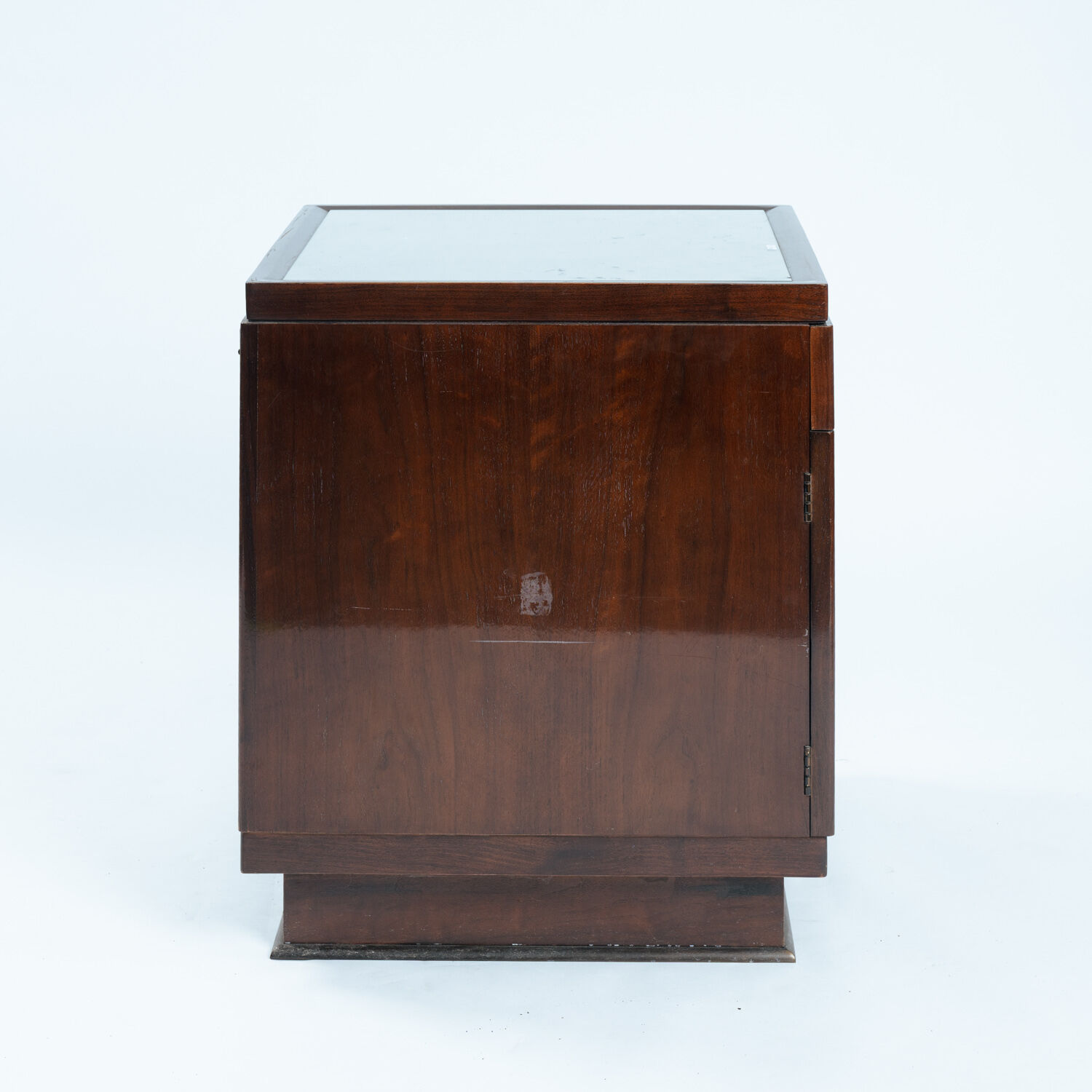 Walnut Veneered Drawer Cabinets or Nightstands by Baker, England, 1970s