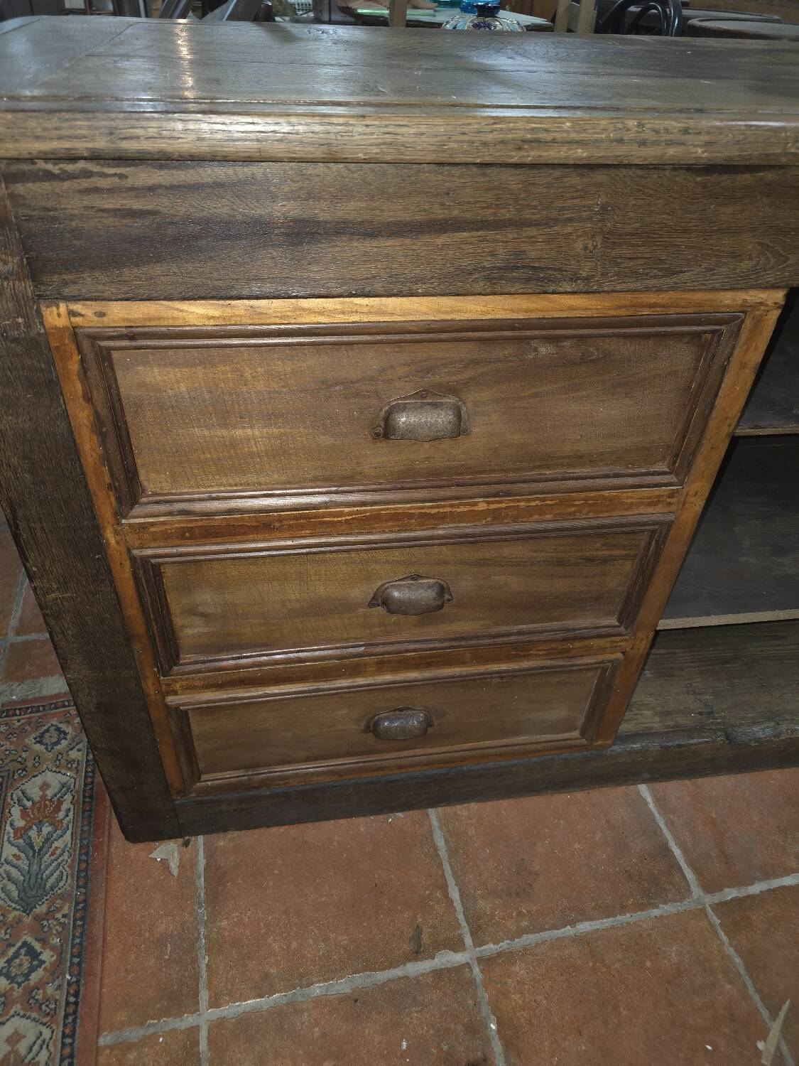 Comptoir de magasin ou de commerce en chêne