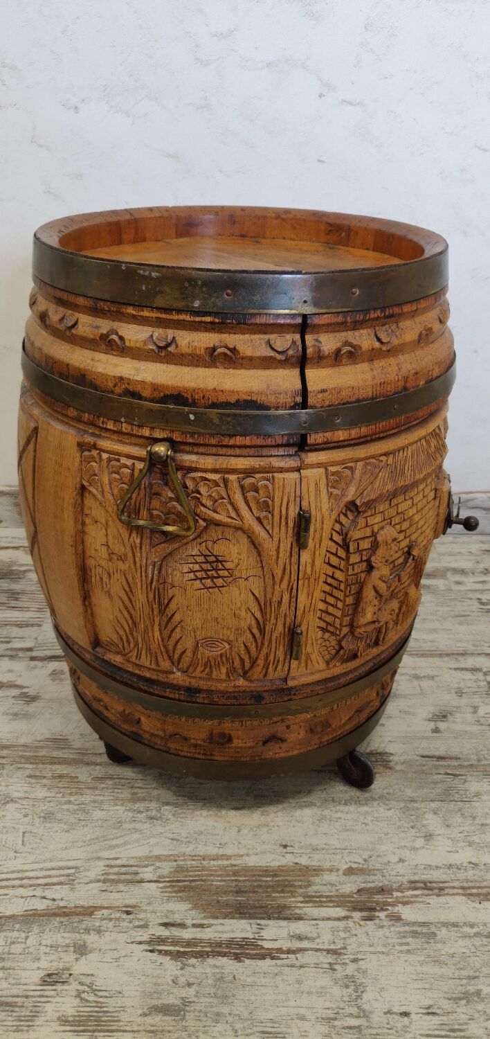 Bar tonneau sculpté