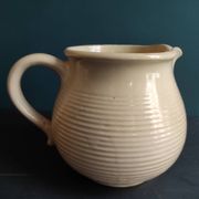 Pichet beige vintage français