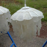 Duo of hanging lamps in mother-of-pearl tassels