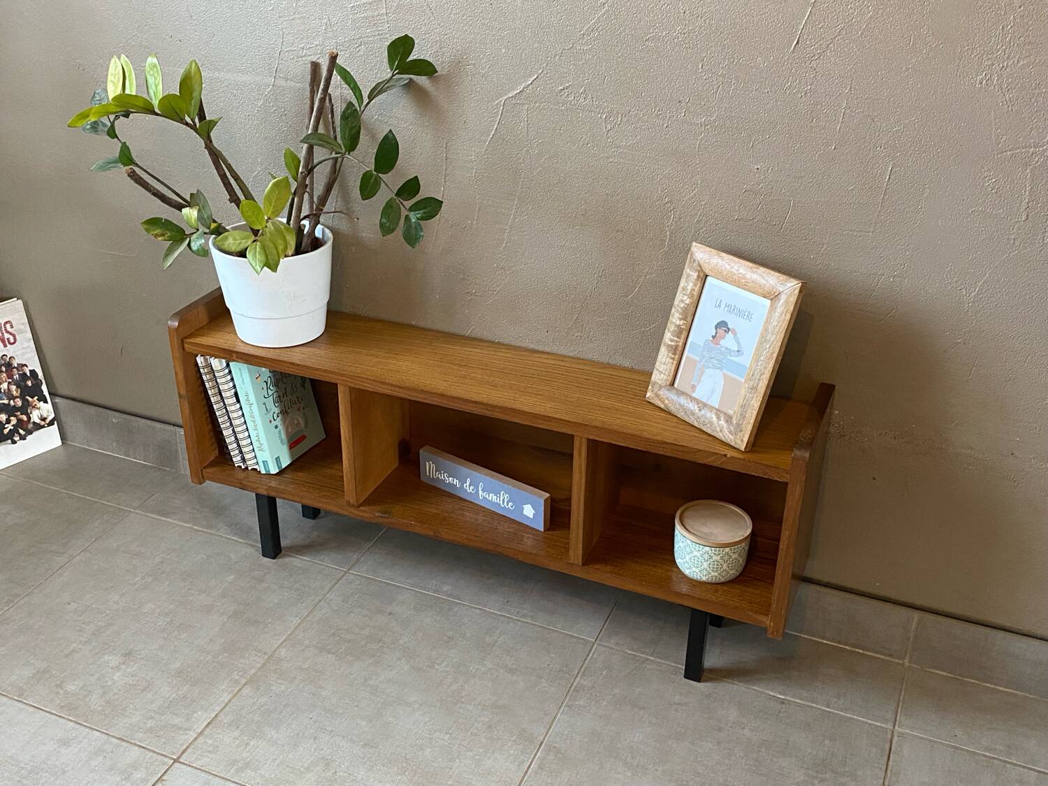 Small vintage sideboard (shallow)