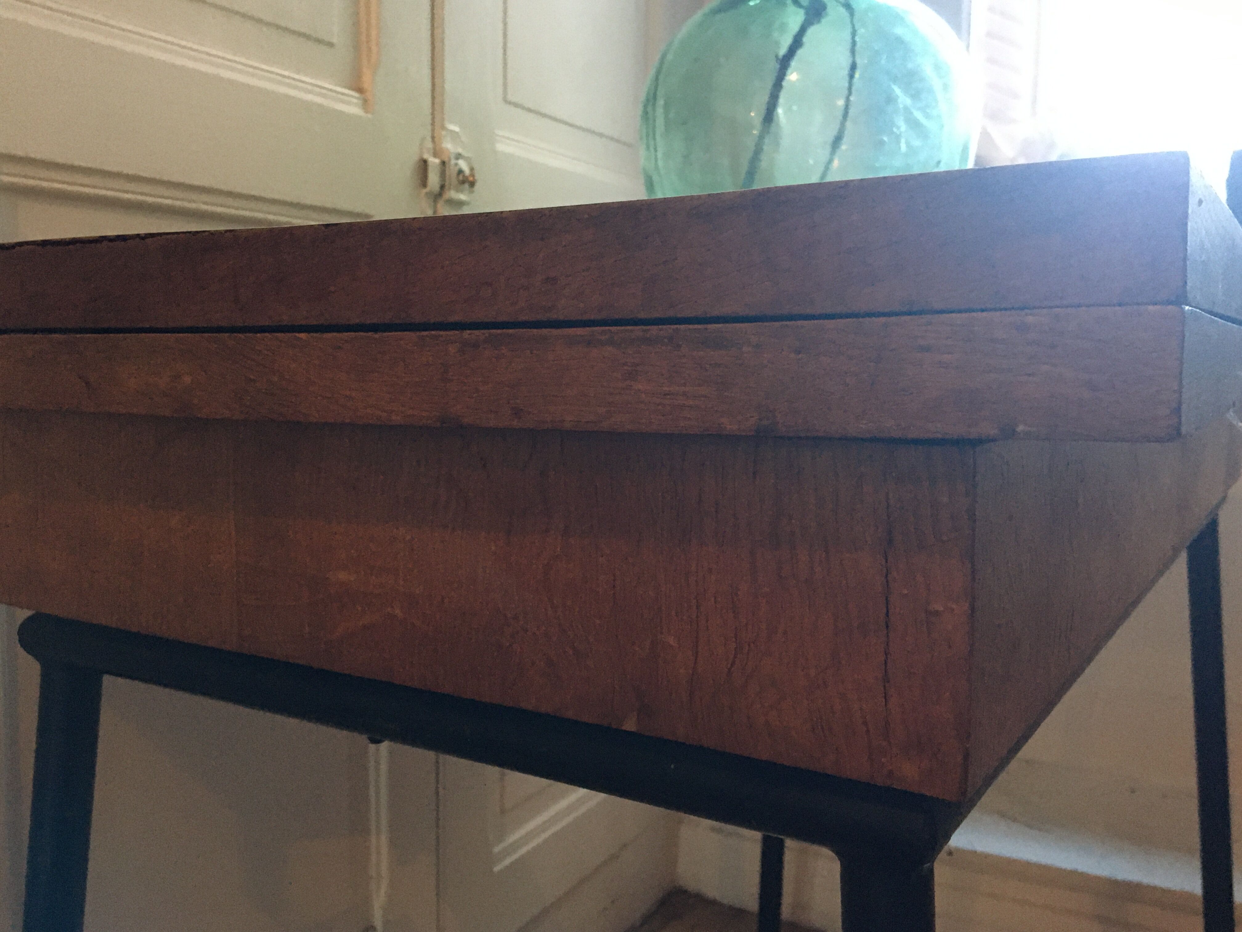 System table from the 1950s