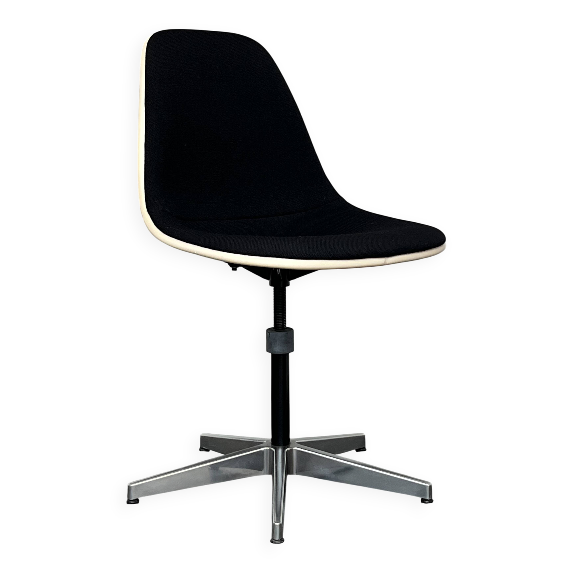 Chaise de bureau modèle PSCC par R et C. Eames pour H. Miller, années 60