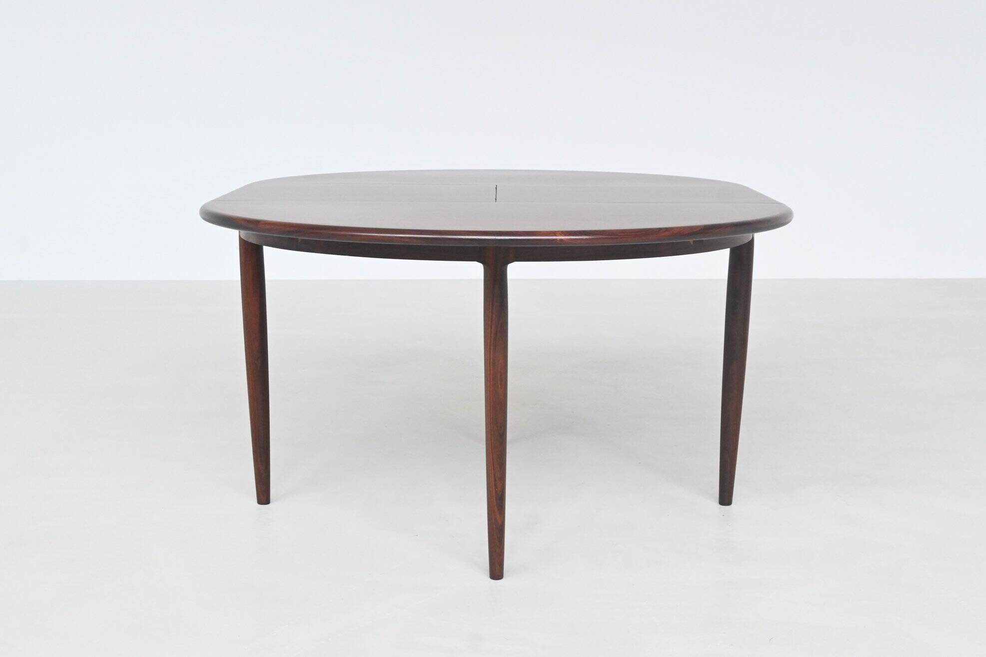 Niels Otto Moller model 15 dining table in rosewood Denmark 1960