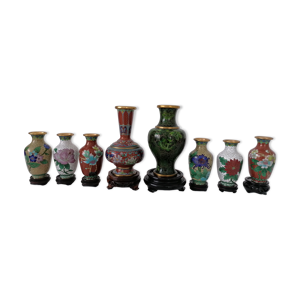 Lot de 8 vases en émail cloisonné