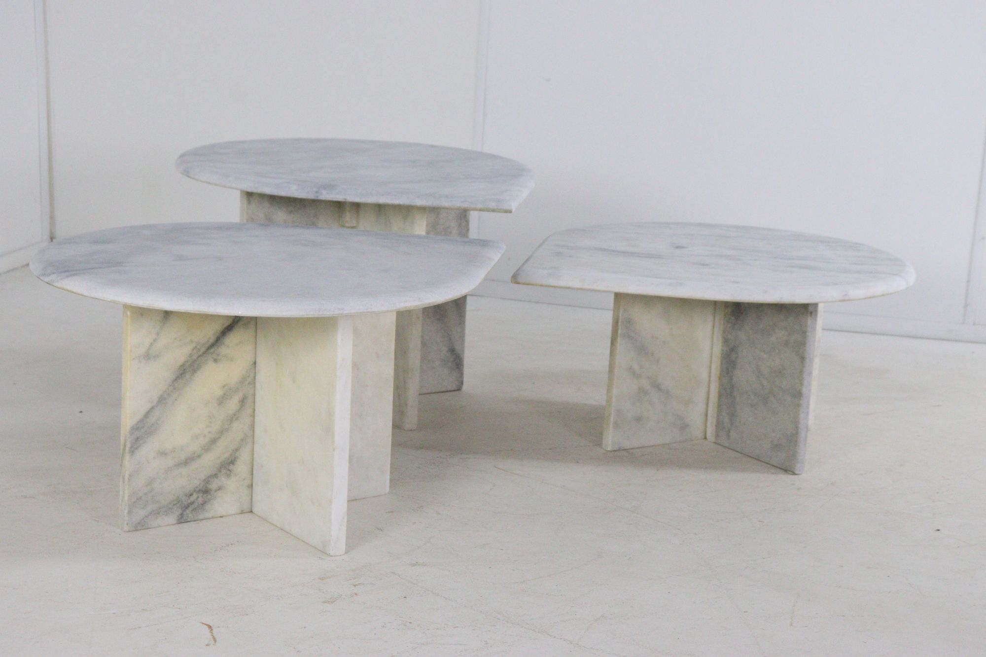 Ensemble de 3 tables d'appoint en marbre en forme de goutte d'eau, table basse vintage.