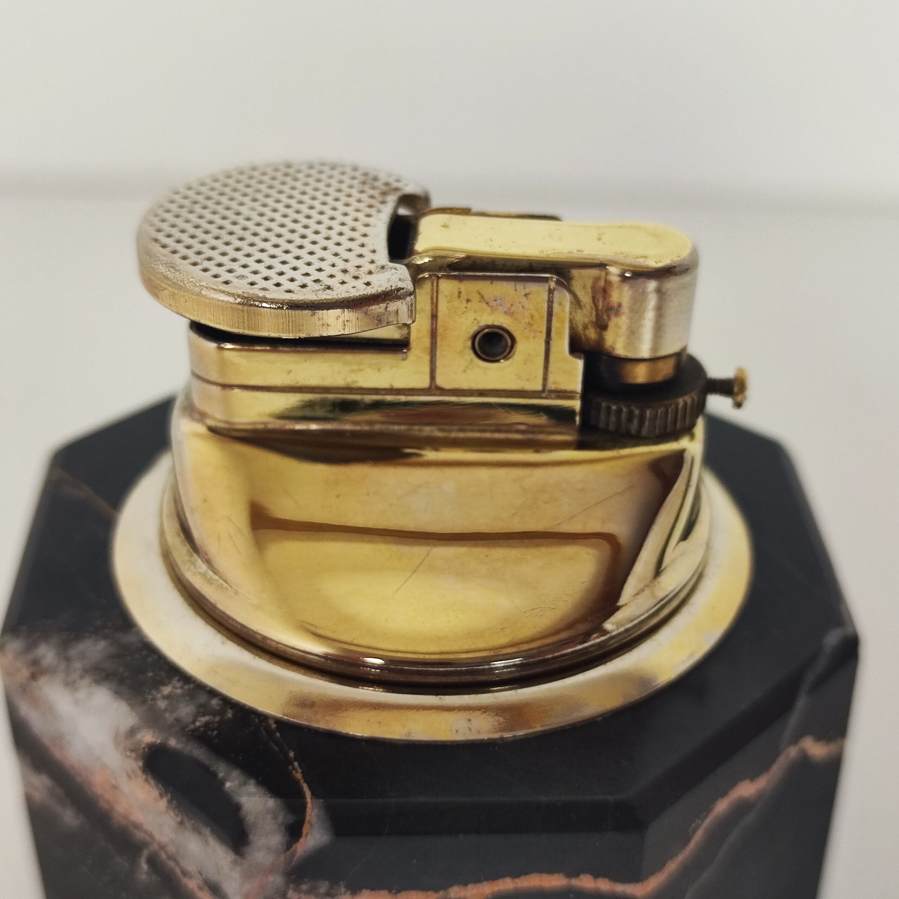 Black marble lighter