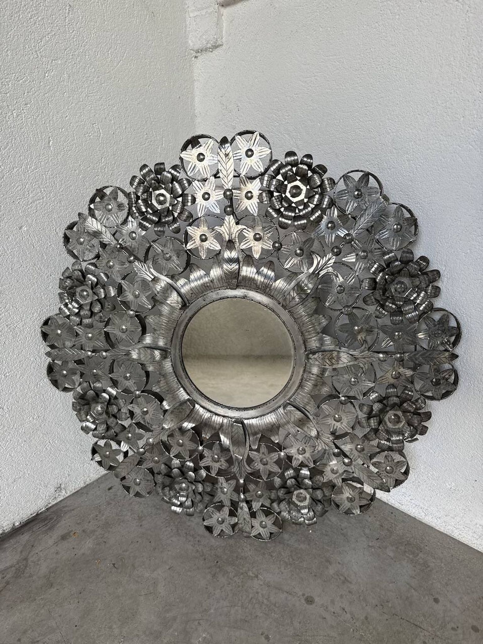 Miroir mexicain vintage en métal