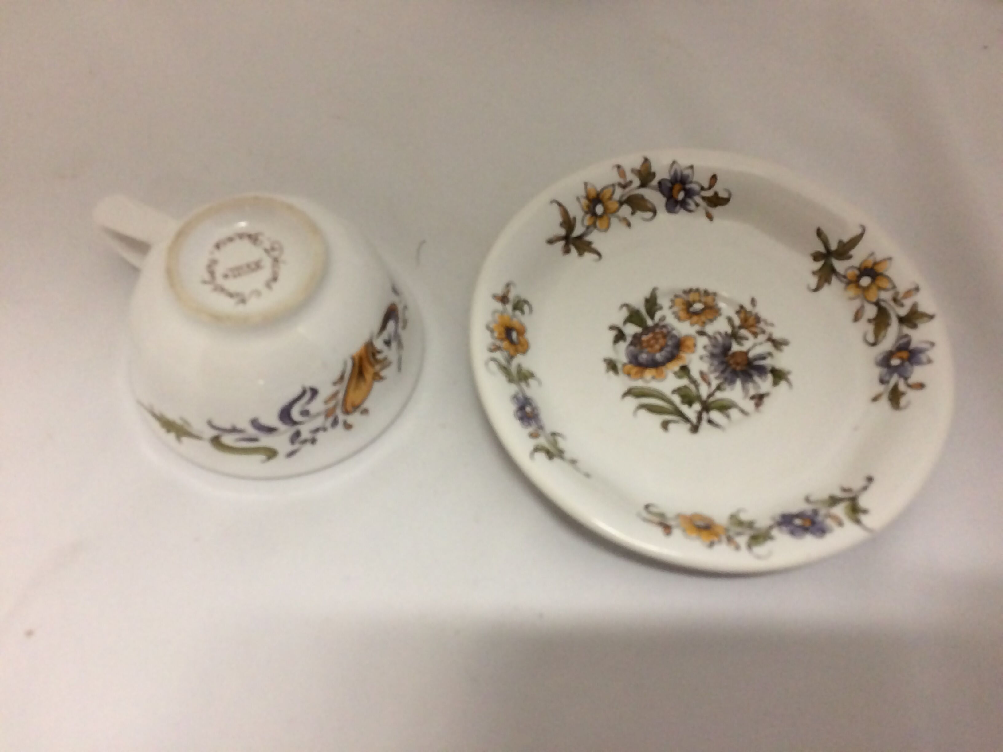 vintage Moustier coffee cups décor