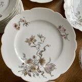 Porcelain crockery service
