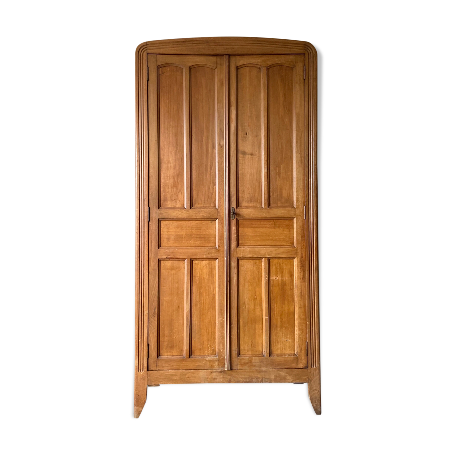 Armoire parisienne