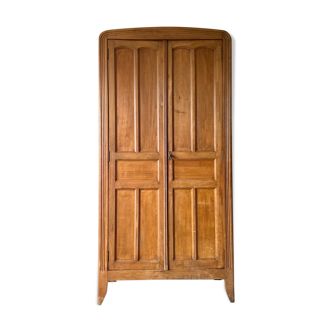 Armoire parisienne