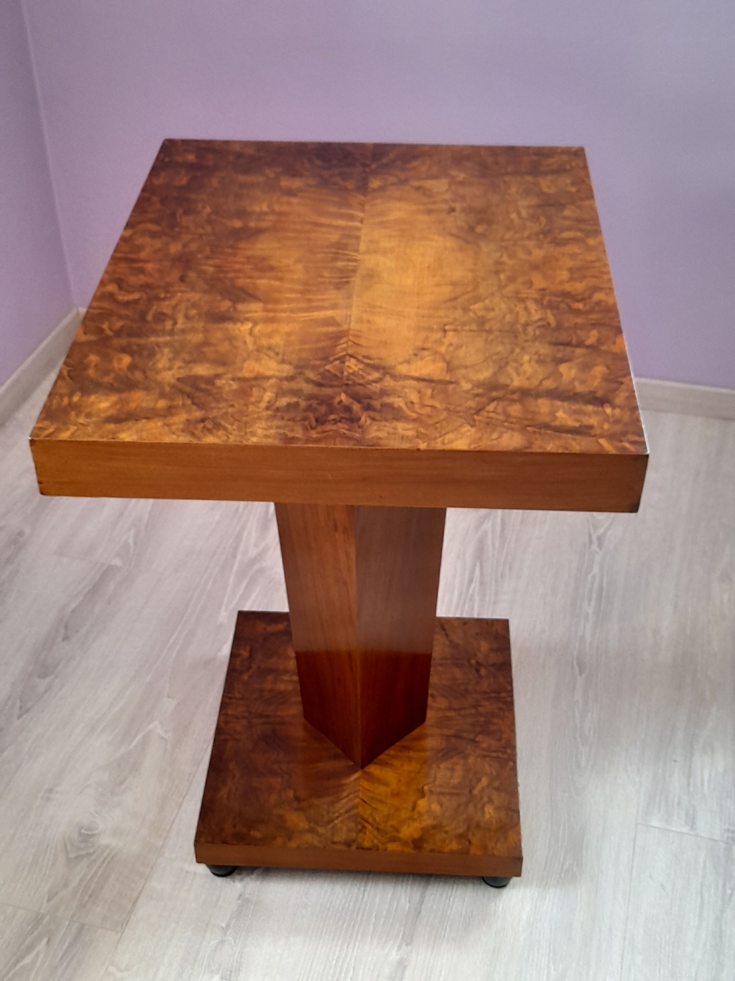 Art Deco pedestal table
