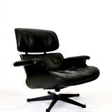 Lounge chair and ottoman, Charles & Ray Eames, ed. International Furniture