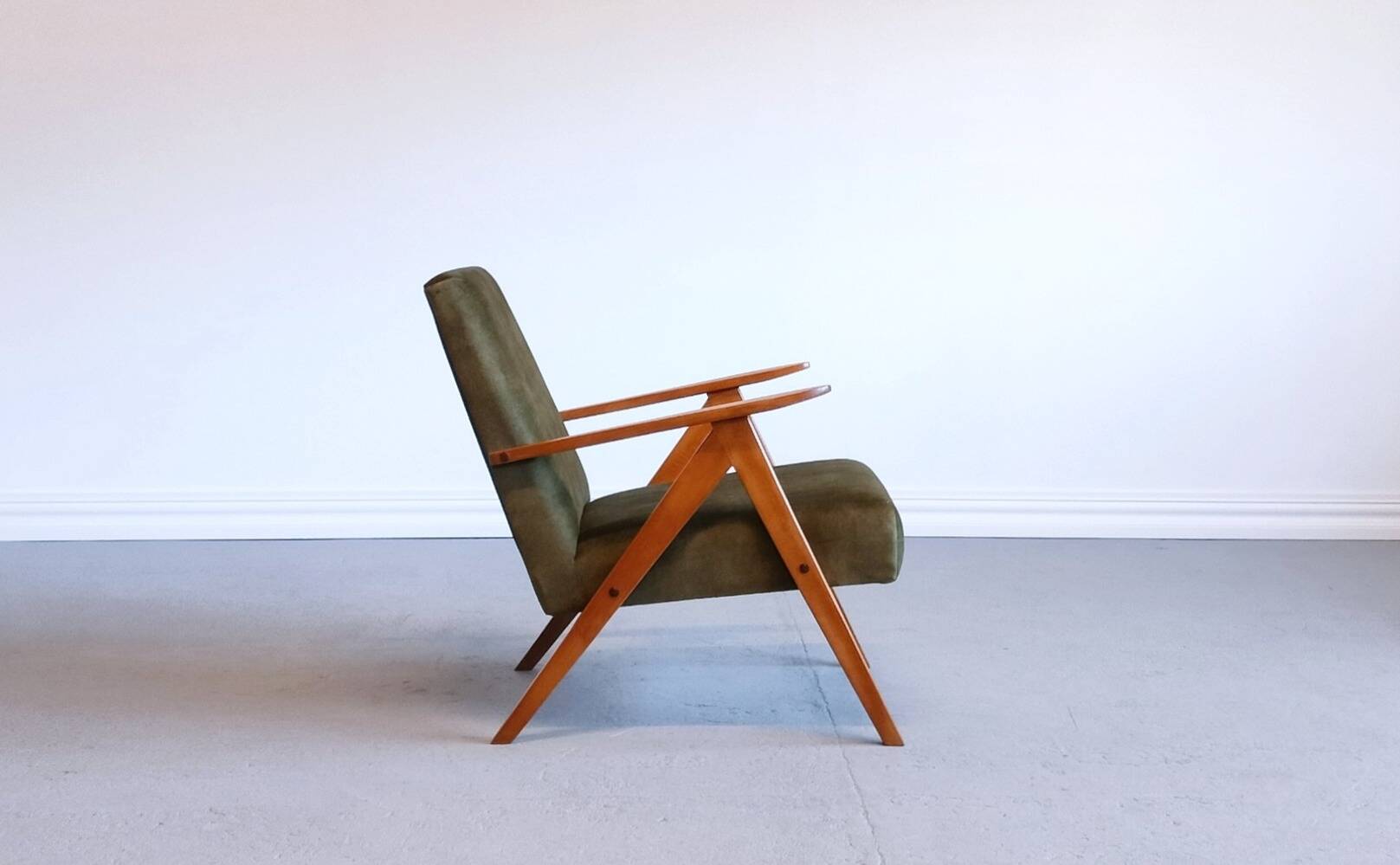 Mid Century Easy Chair Model B - 310 Var in Forest Green Velvet