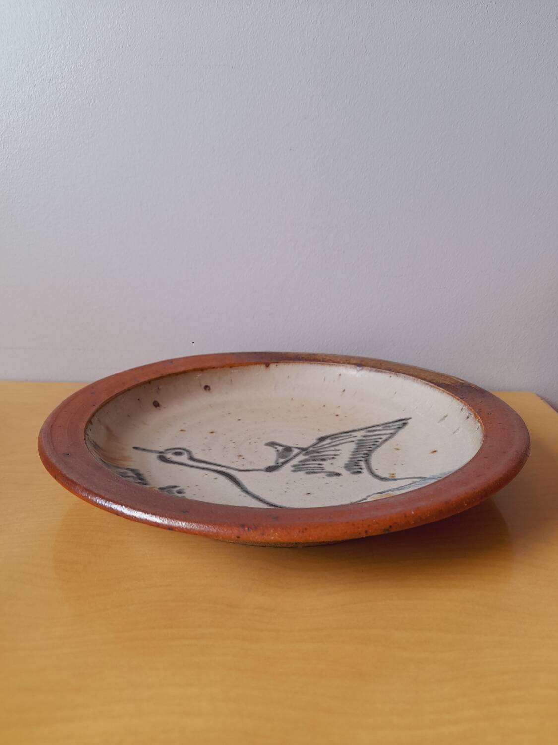Pyrite stone plate with bird decoration