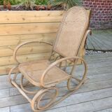 Rocking-chair en cannage