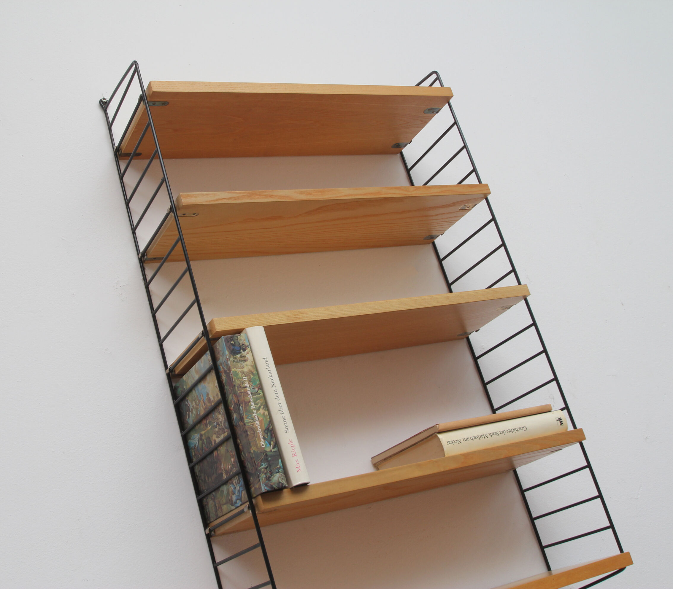 1960s wall unit in ash 7 shelves, Nisse Strinning