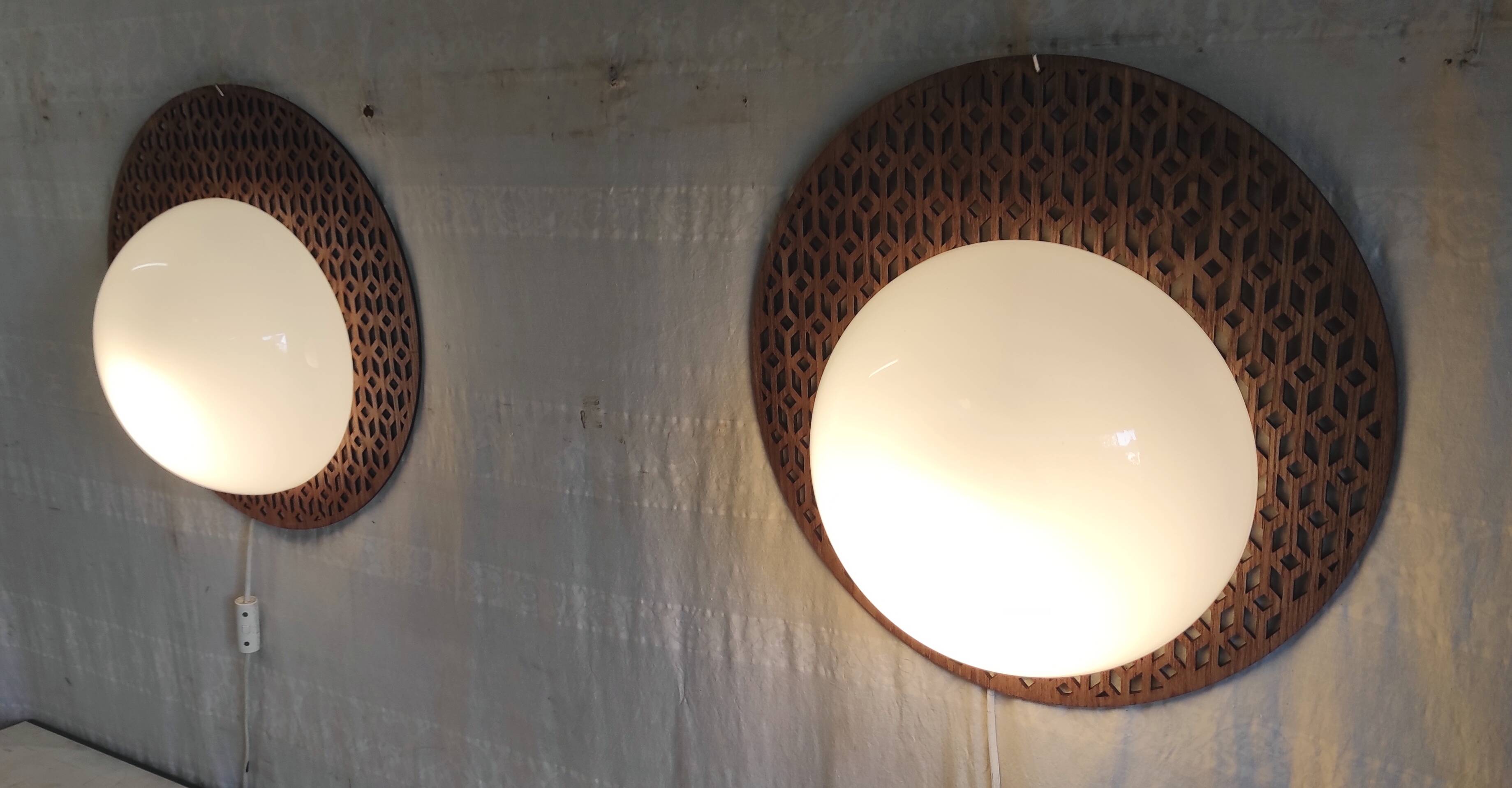 Wooden design wall lights and opaline globe - mid 20th century.