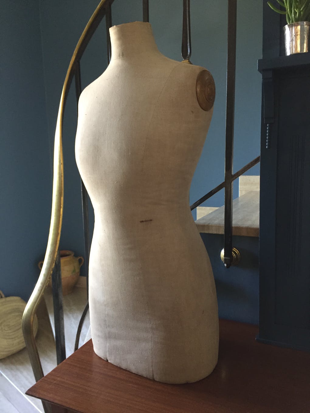 Former bust of vintage couture model Girard of the 50s