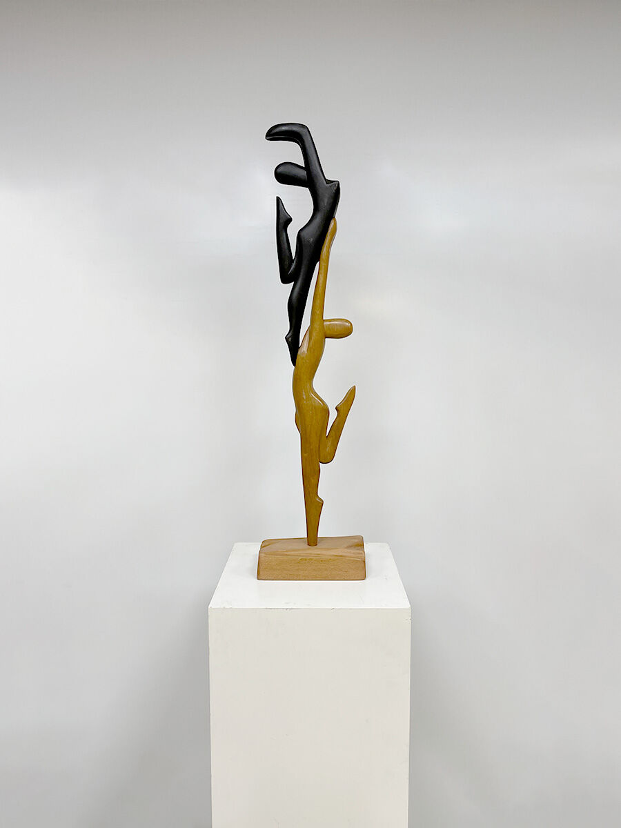 Wooden sculpture 'duo dancing forever together'