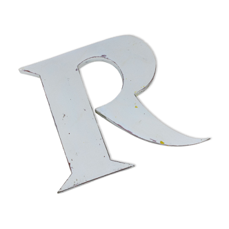 White zinc letter "r"