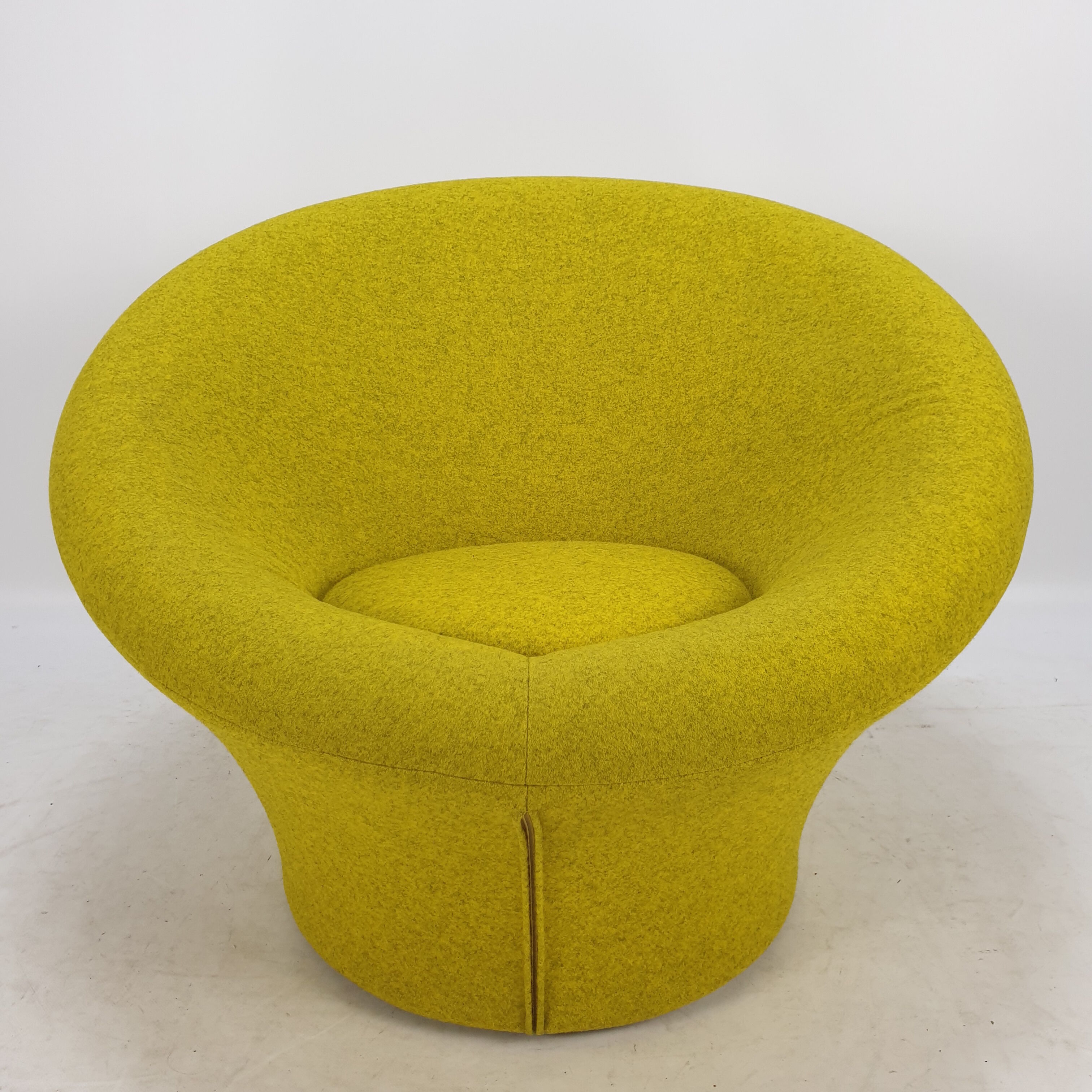 Mushroom armchair by Pierre Paulin for Artifort