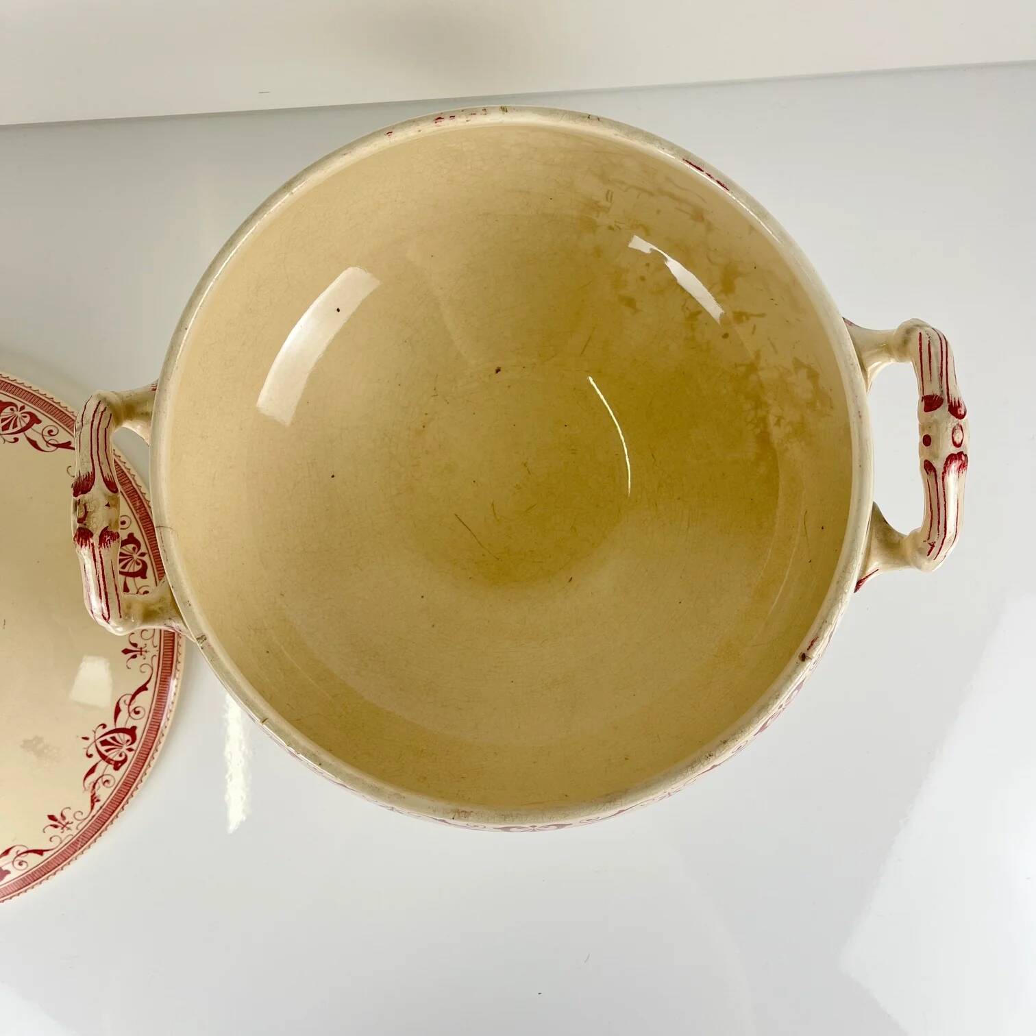 Ironstone soup tureen Creil & Montereau, "Admiral" model, red, 19th century.