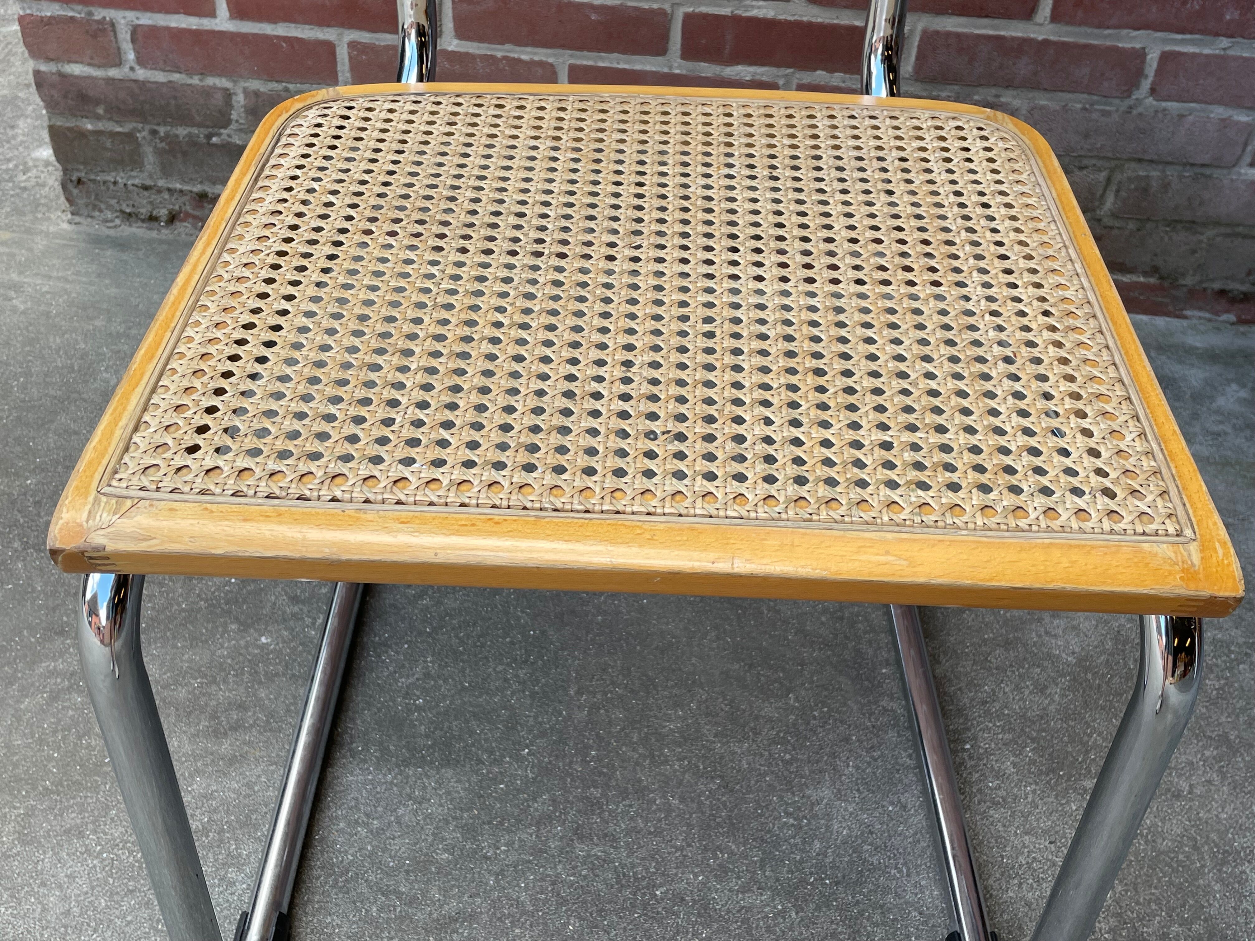 Cesca chair B64 with armrests by Marcel Breuer Design