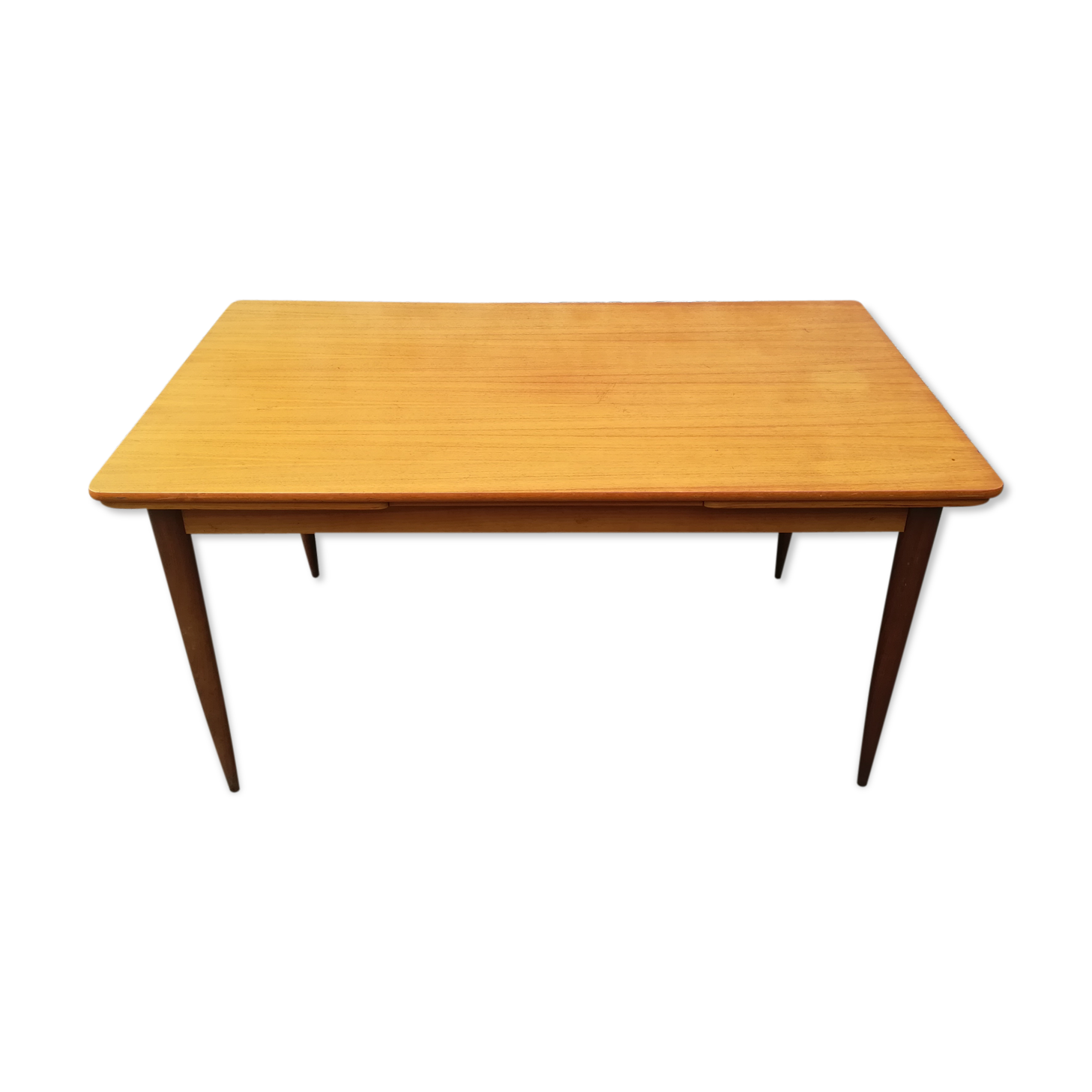 Scandinavian table with two extensions