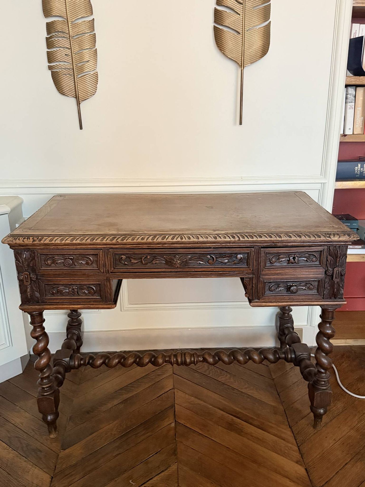 Louis XIII oak writing desk with carved twisted legs, late 19th century.