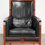 Fauteuil Art Déco en cuir de vache au design élégant