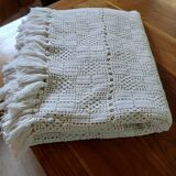 Old crochet bed cover/plaid