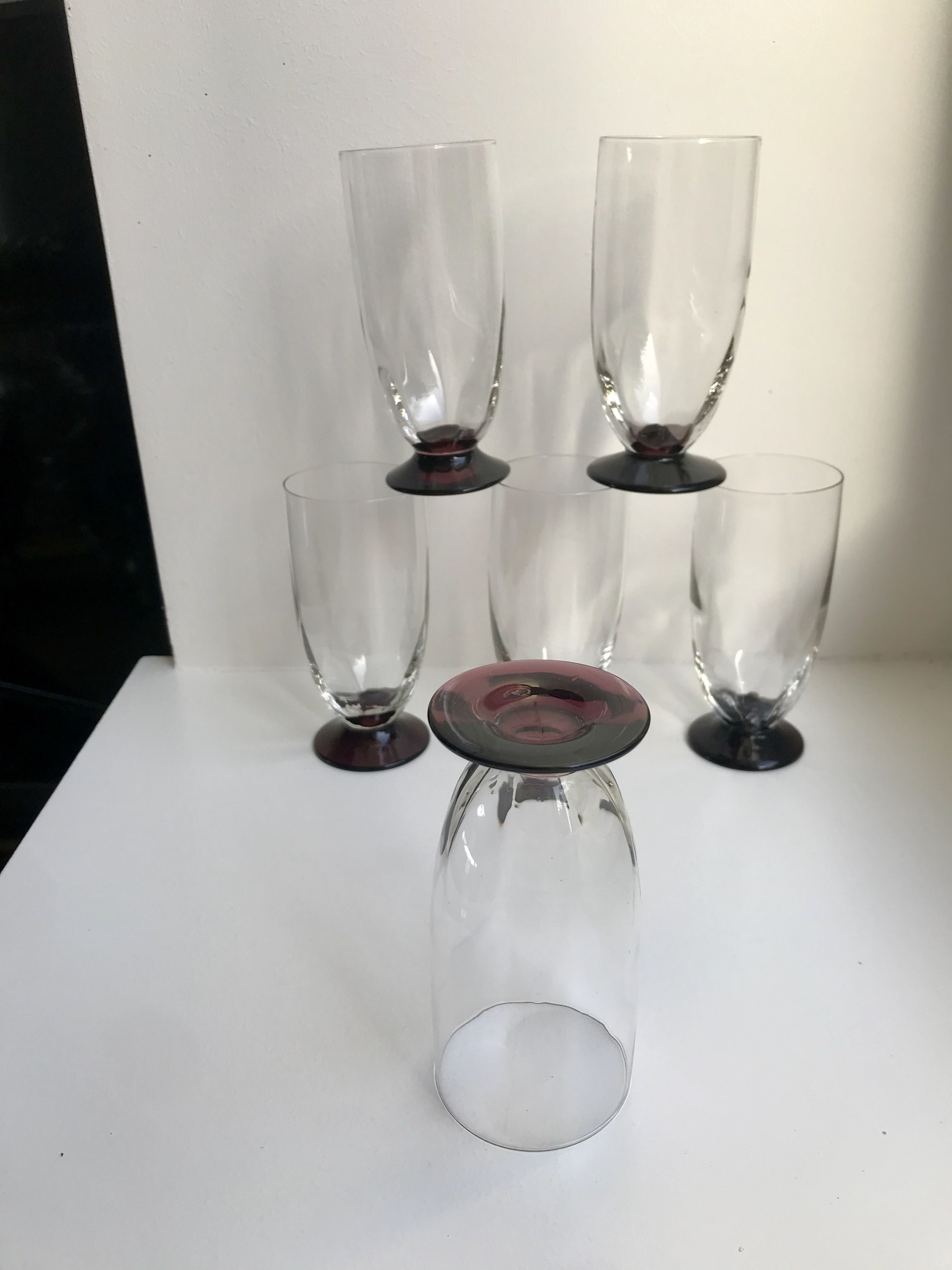 Set of 6 champagne flutes with purple feet Art Deco 30s