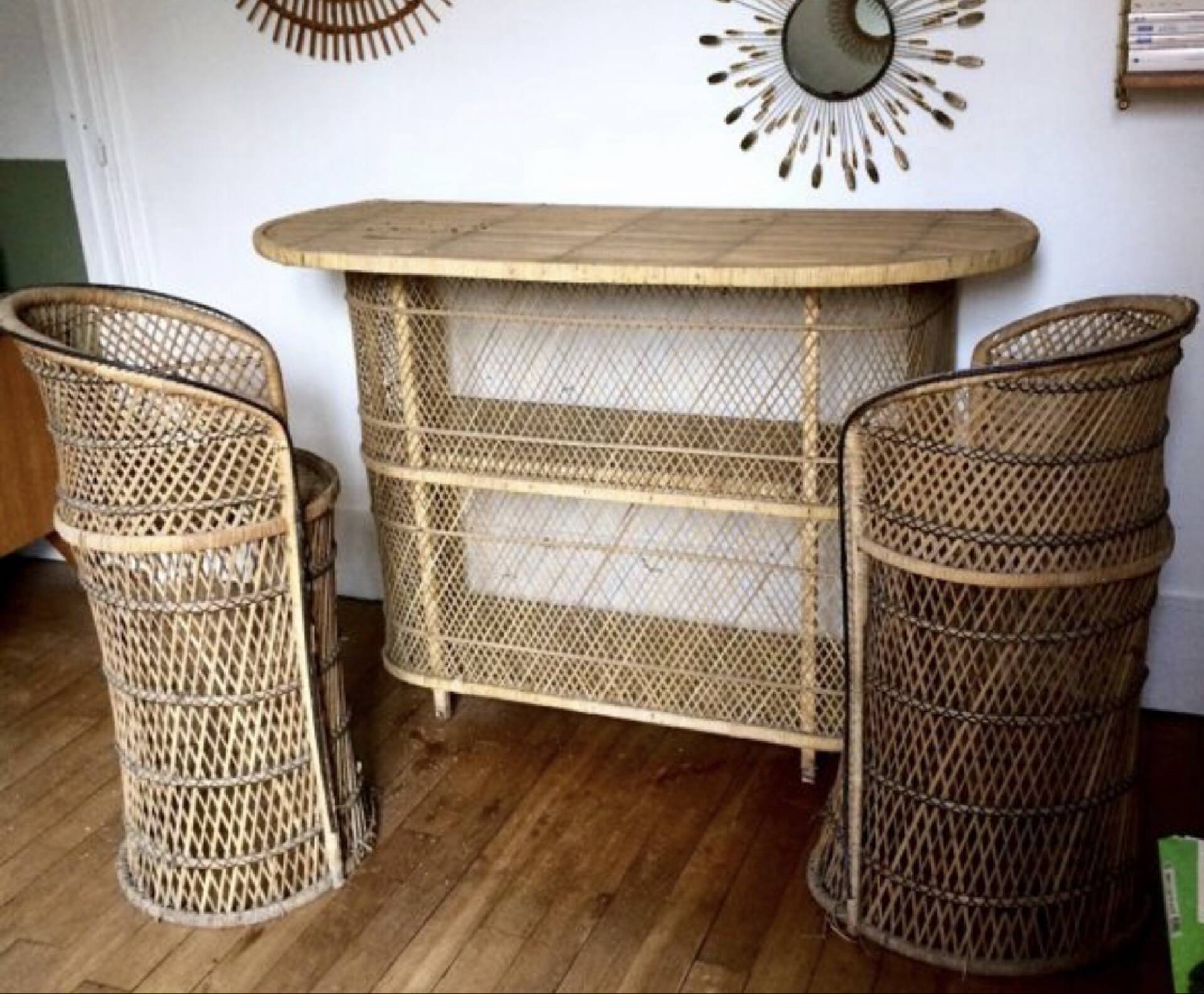 Vintage rattan and wicker bar with 2 stools – 1960s/70s
