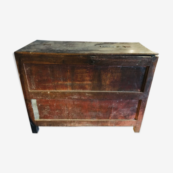 Pear tree chest