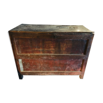 Pear tree chest