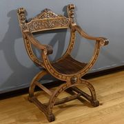 Fauteuil Dagobert en Noyer, style Médiéval – Fin XIXe