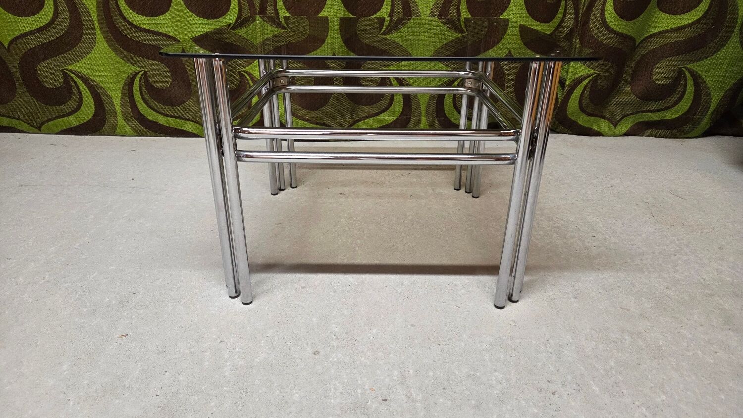 Table basse chrome verre fumé 1970"