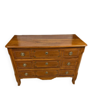 Antique chest of drawers