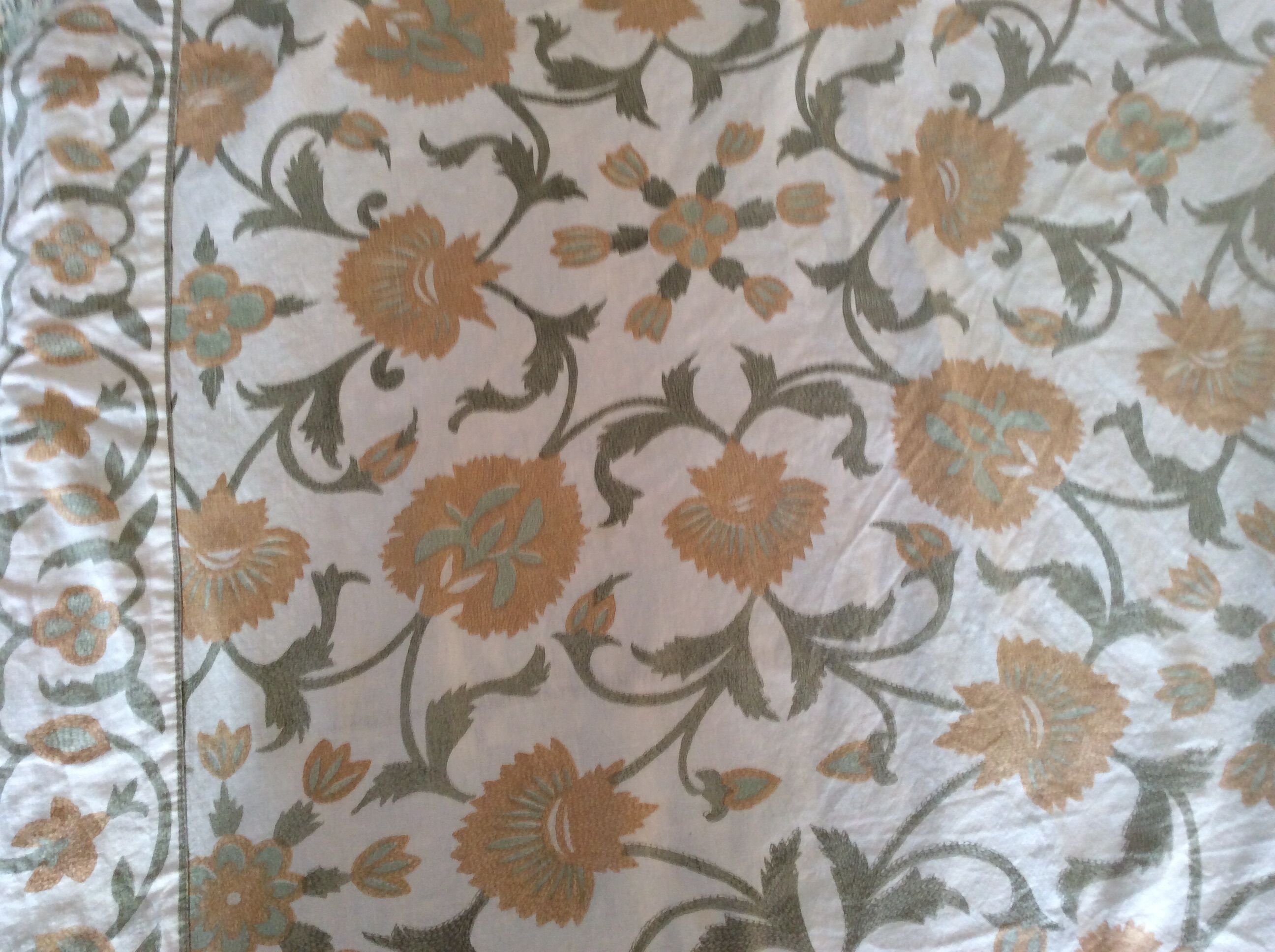 Square tablecloth 120 X 117 cm