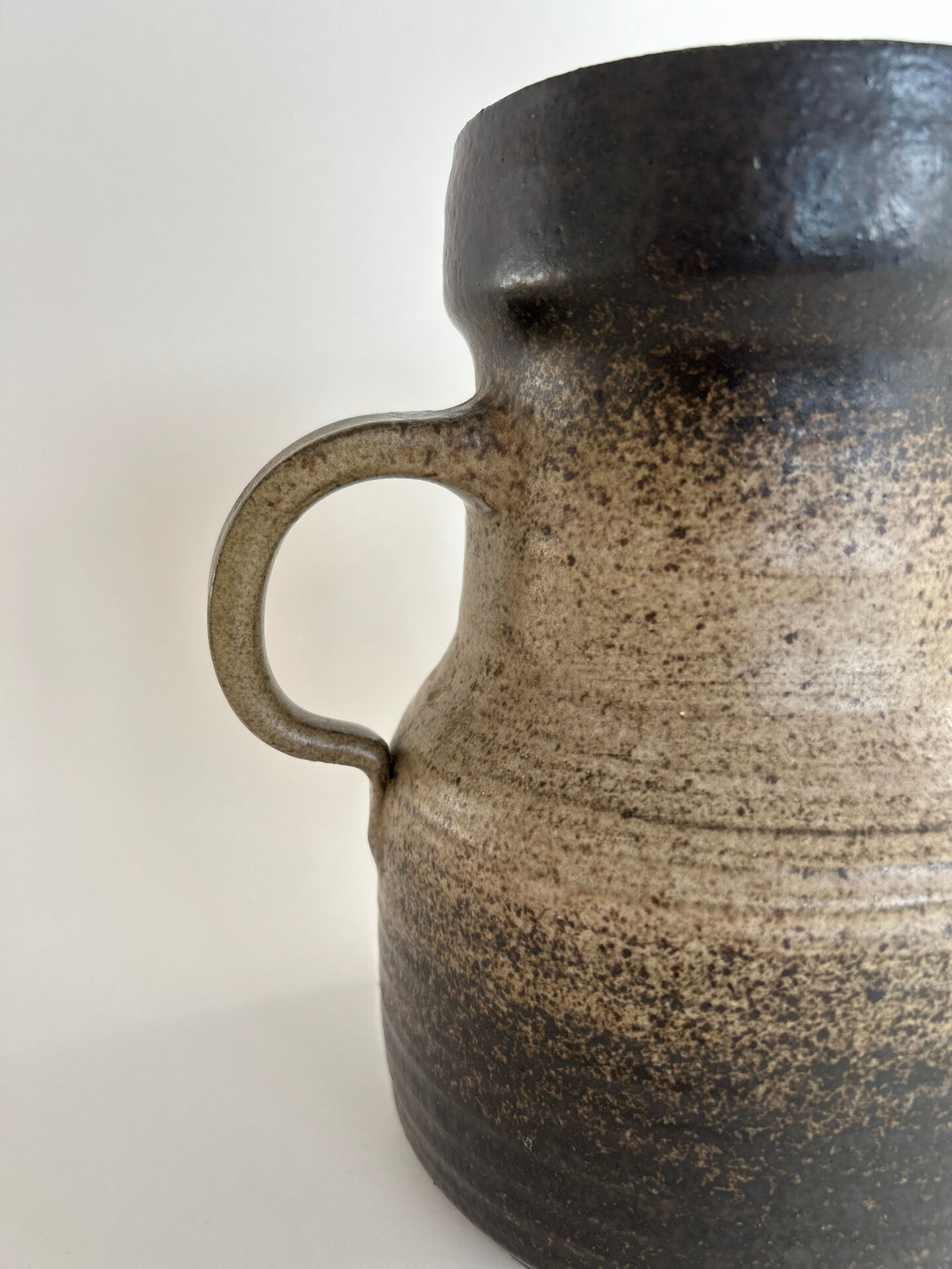 Pichet vintage en grès brun émaillé – années 70