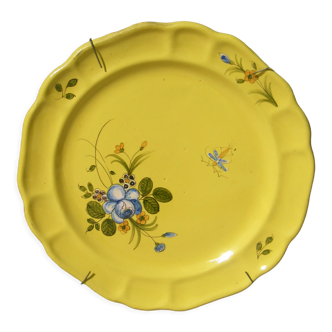 Assiette en faience de Montpellier