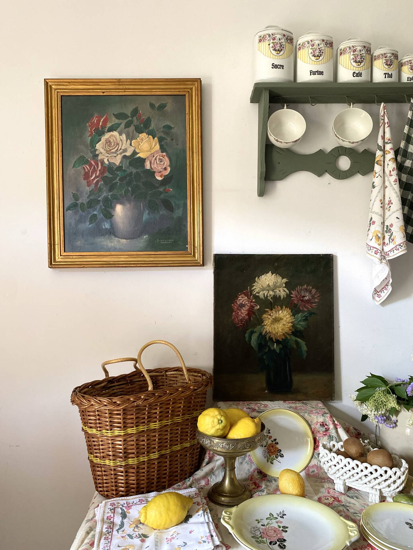 Old Painting Oil on Canvas Late 19th Century – Still Life with Chrysanthemums