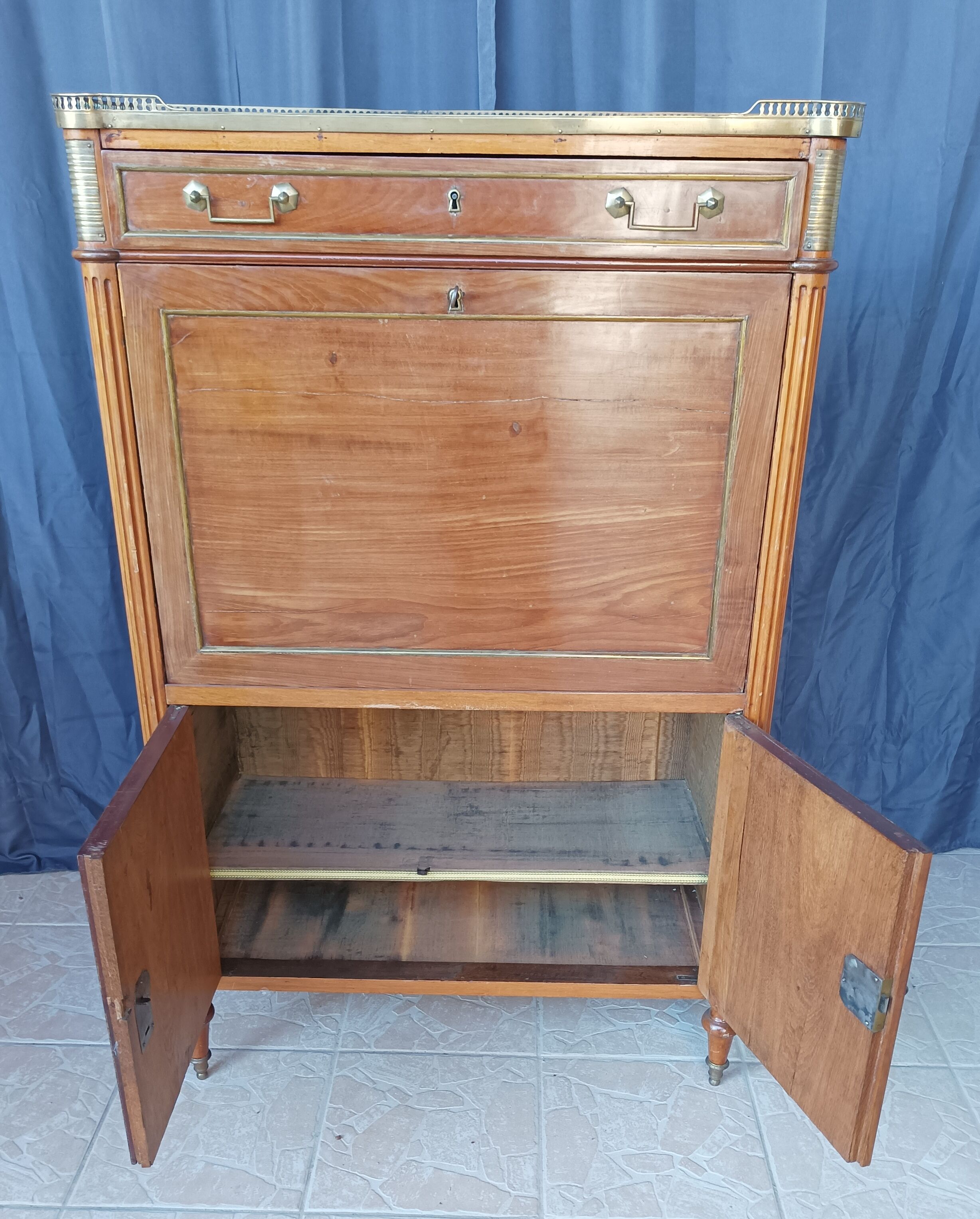 Secretary Louis XVI in mahogany 18th century
