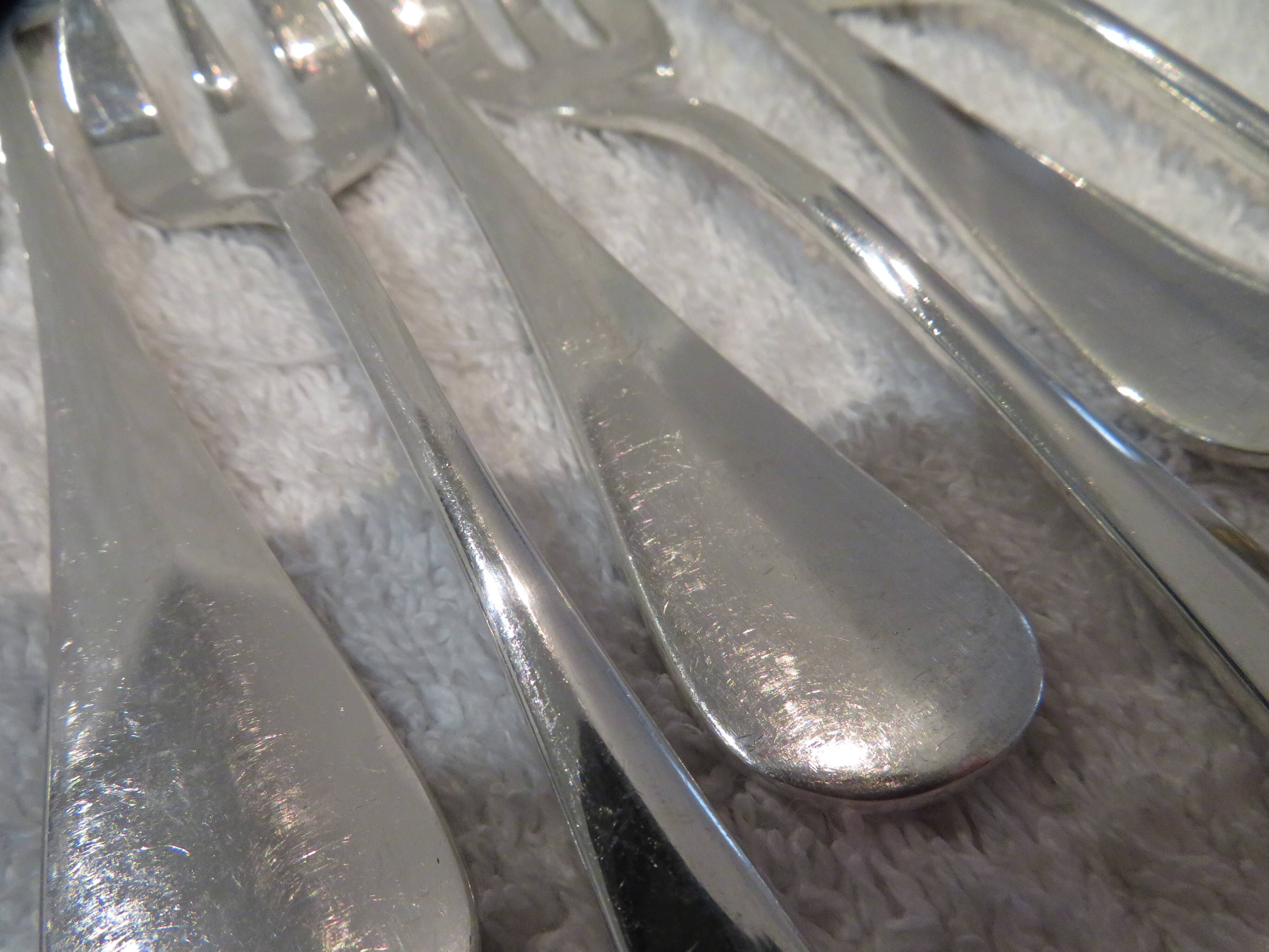 12 silver-plated oyster forks, Ercuis goldsmith, baguette-shaped, 14.3 cm