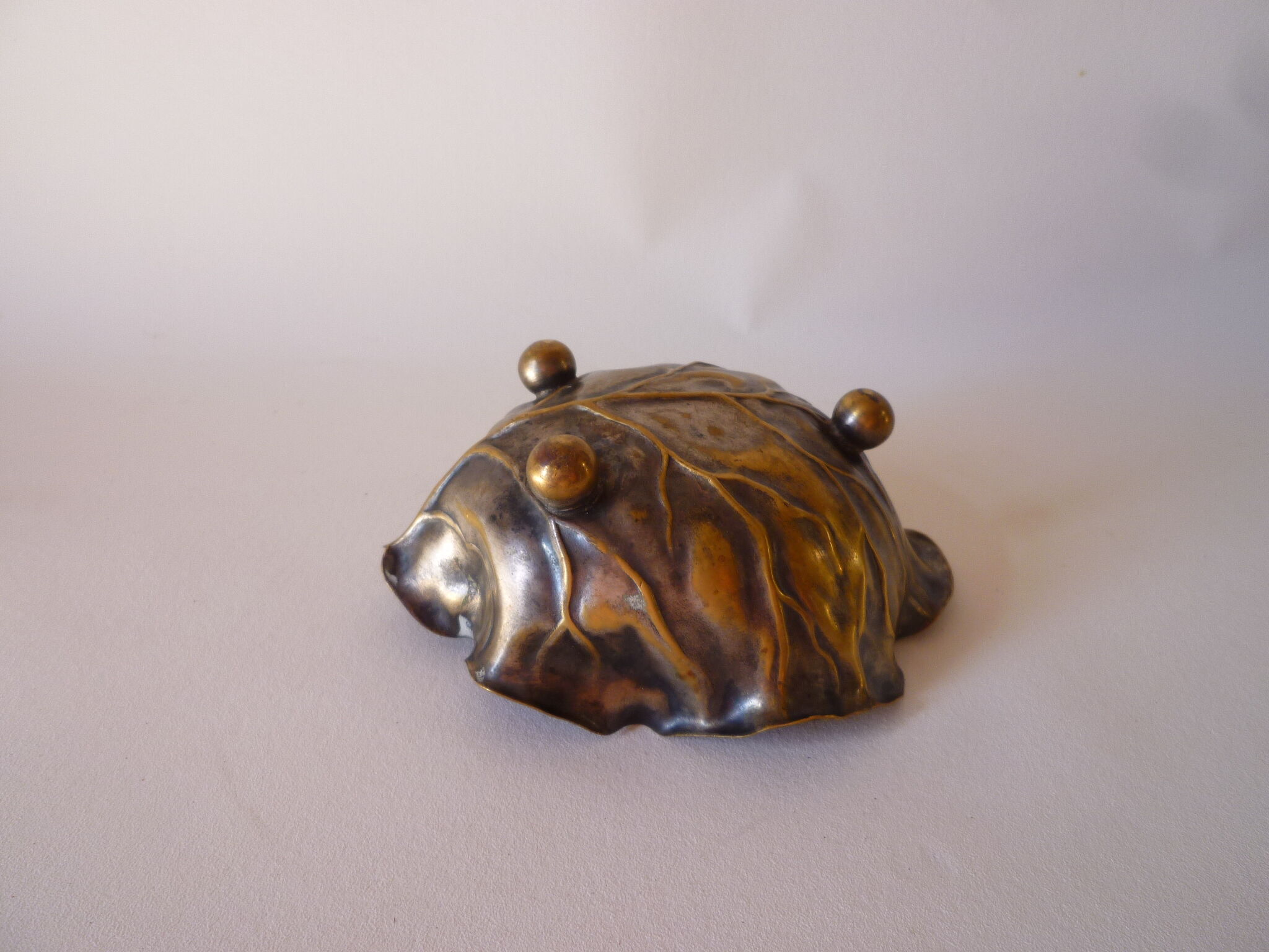 Empty pocket metal golden leaf